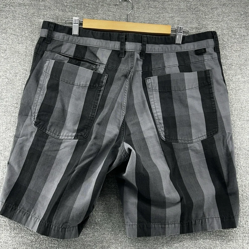 The North Face Narrows Striped Shorts Chinos Men Sz‎ 38 Black Gray Casual Summer